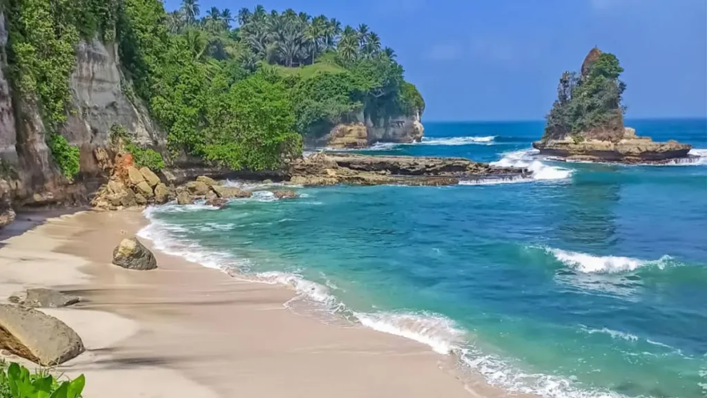 Deretan Pantai Di Sukabumi Yang Mempesona