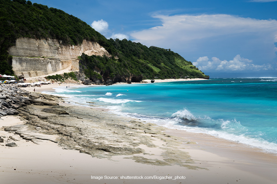 Menelusuri Keindahan Pantai Pandawa yang Mempesona