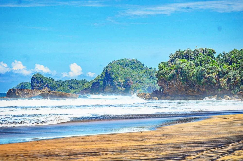 Destinasi Wisata Keindahan Indonesia Pantai Paling Eksotis