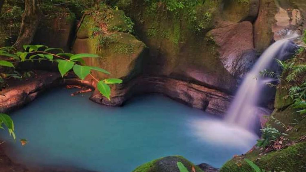 Daftar Air Terjun Menawan dan Indah di Indonesia