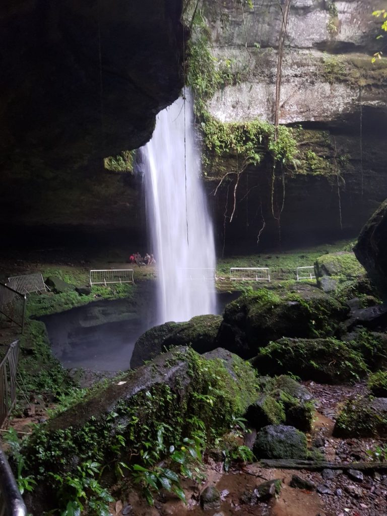 Keindahan Air Terjun Indonesia yang Terbaik