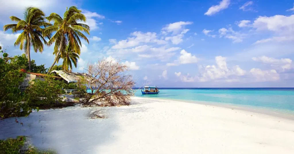 Pantai Tanjung Pakis, Keindahan Tersembunyi di Utara Jawa Barat