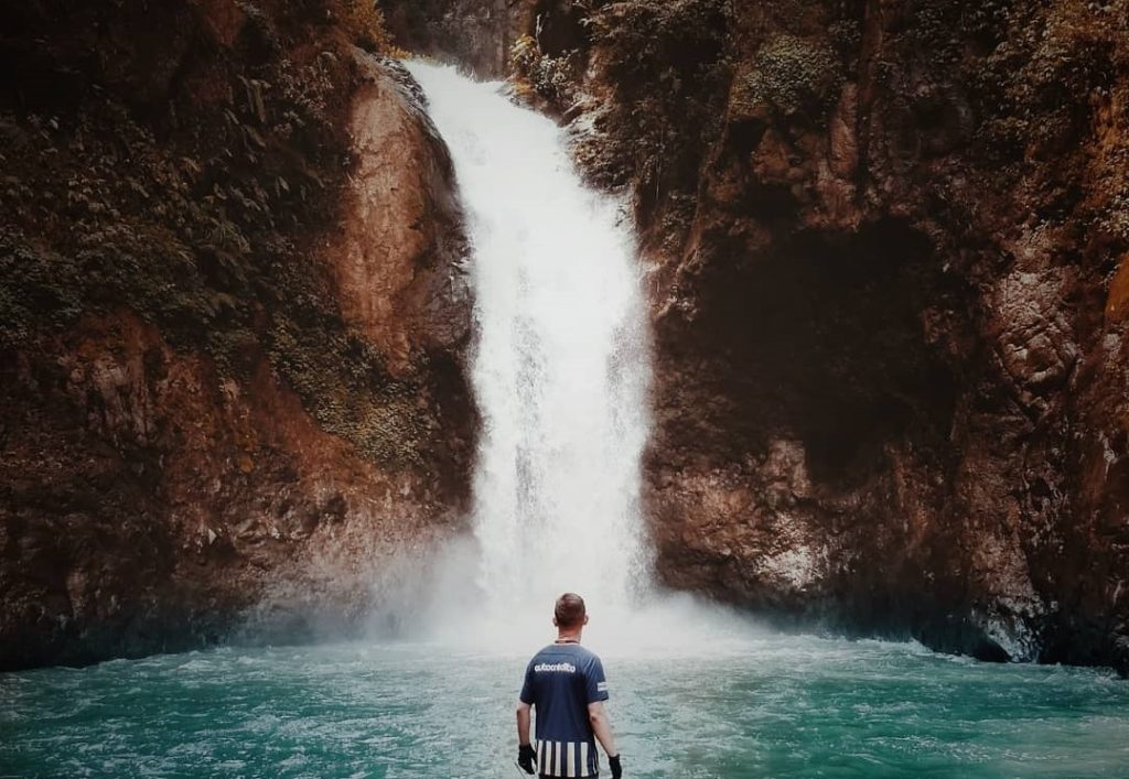 Keindahan Air Terjun Indonesia Curug Bandung