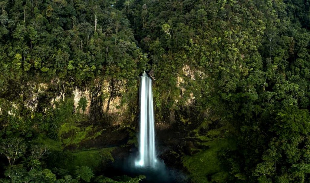 Keindahan Air Terjun Mandi Angin di Mukomuko Bengkulu