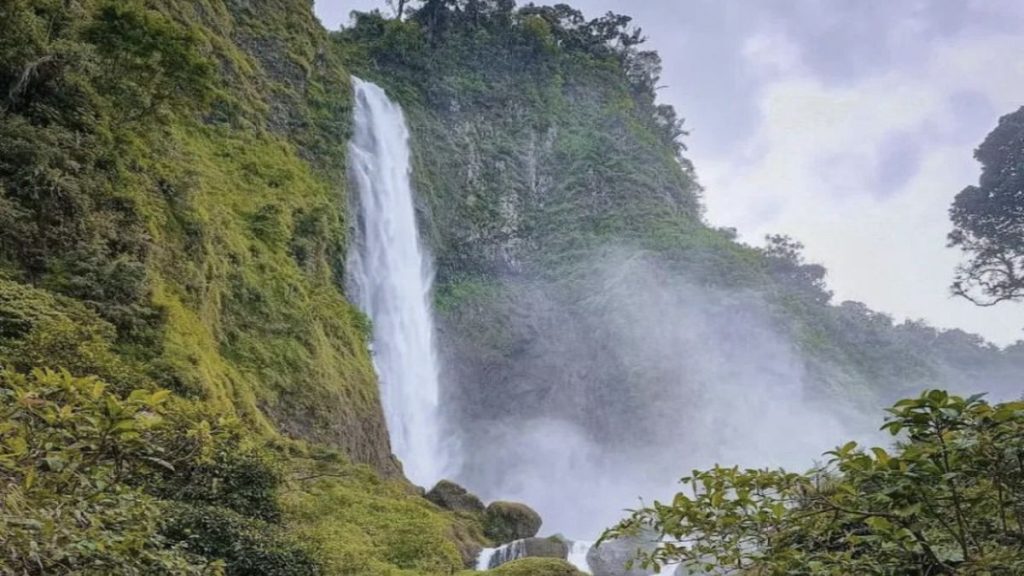 Air Terjun Keindahan Indonesia Paling Popular Di Jawa Barat