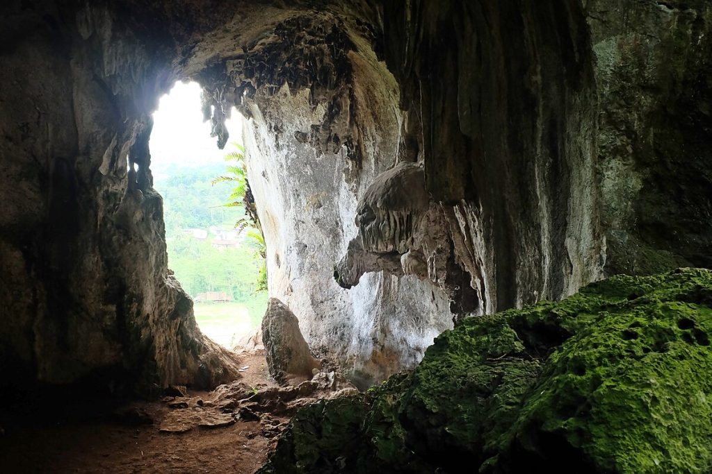 Deretan Gua Eksotis di Jawa Barat Untuk Wisatawan