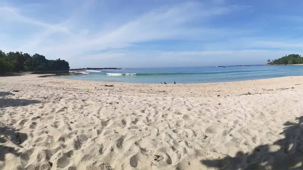 Pilihan Wisata Keindahan Pantai Indonesia