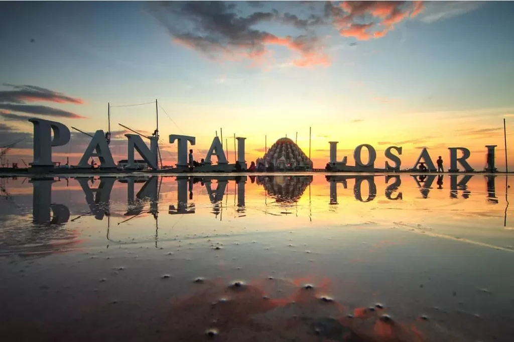 Ini Dia Sejumlah Keindahan Pantai Losari, Cocok Buat Liburan