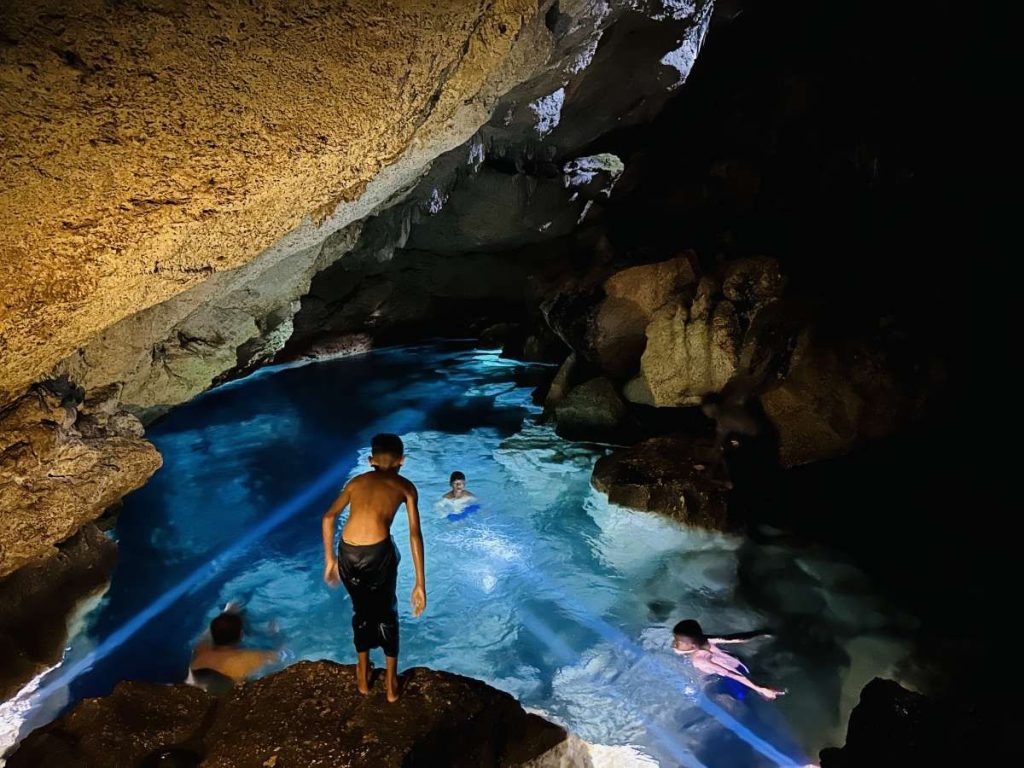 Petualangan Eksklusif di Gua Kristal Rammang-Rammang