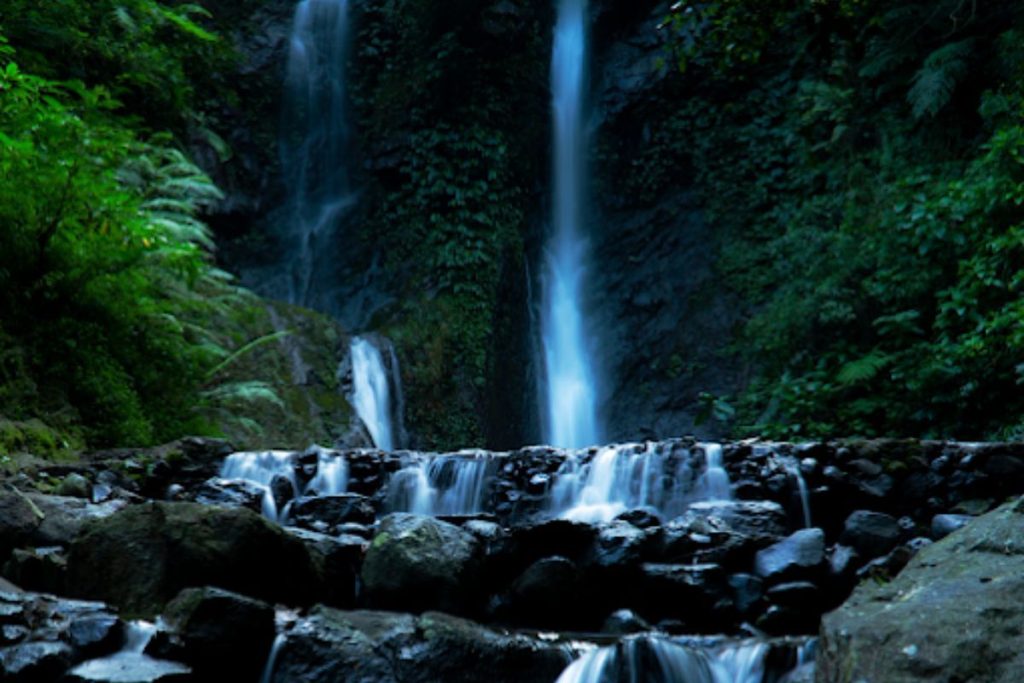 Air Terjun di Bogor yang Bakal Menyegarkan Liburan Kamu