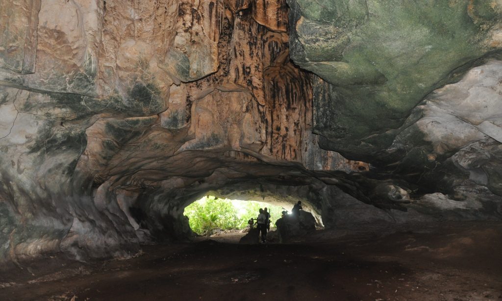 Pesona Keindahan Gua di Kalimantan Timur yang Eksotis