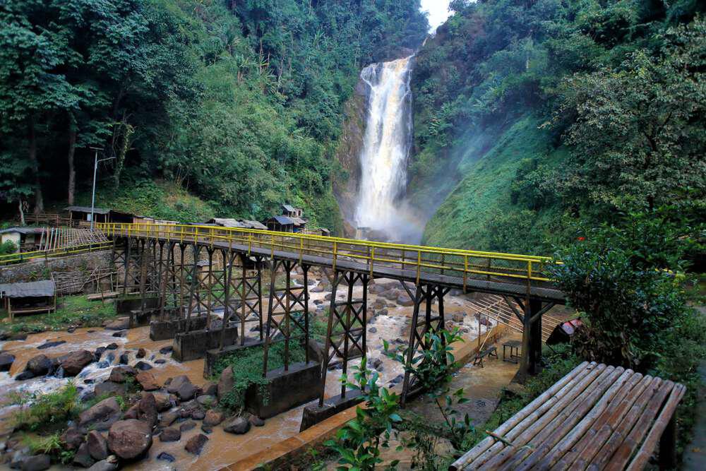 Lestarikan Air Terjun Keindahan Indonesia Paling Menawan