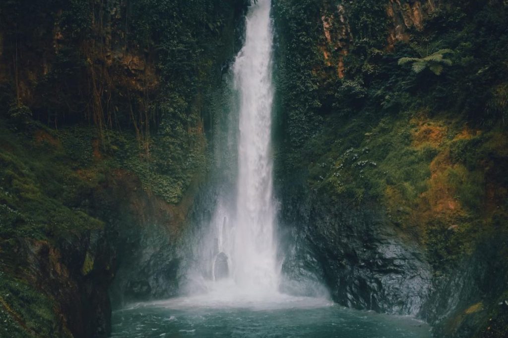 Air Terjun Paling Mempesona Cocok Liburan Bersama Keluarga