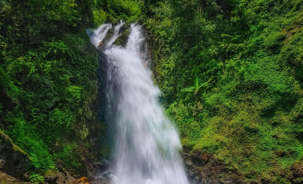 Keindahan Indonesia Air Terjun Terdekat Dari Jakarta