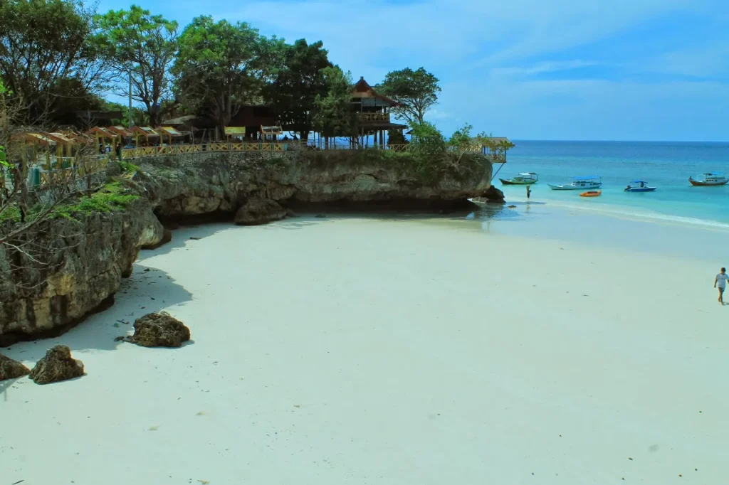 Keindahan Pantai Indonesia Paling Eksotis