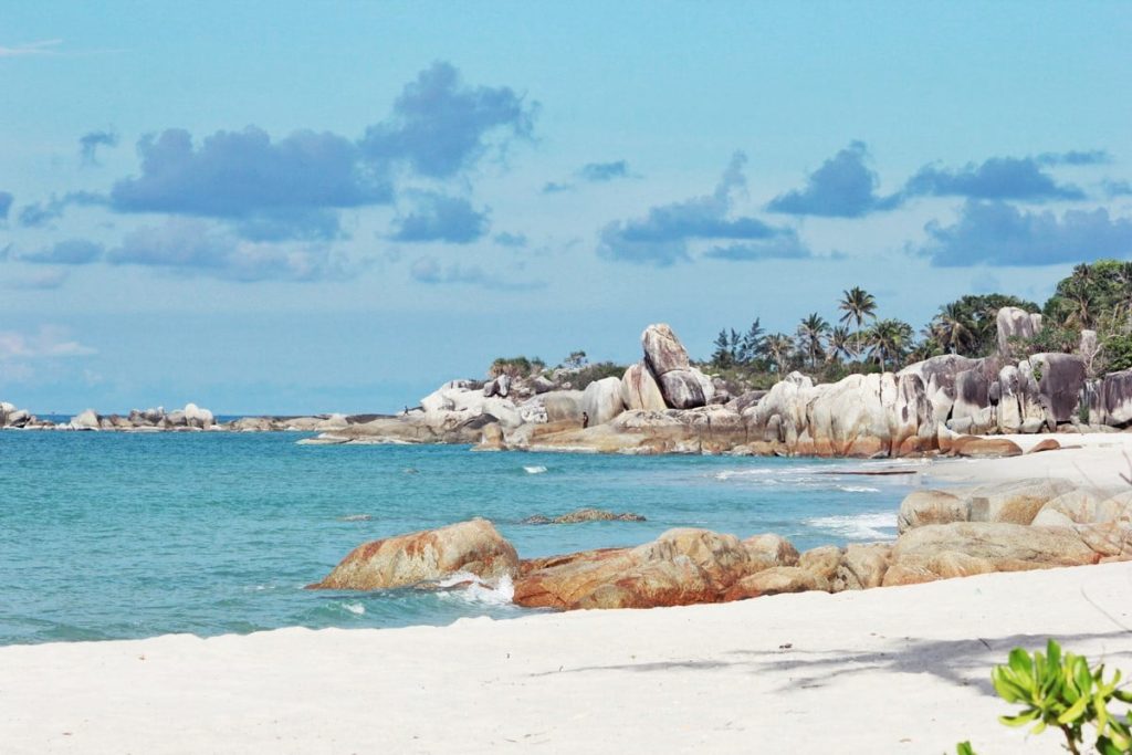 Pantai Terbaik di Indonesia, Punya Keindahan Alam Memukau