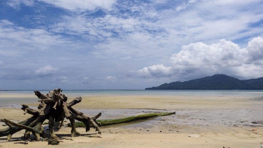 Pesona Terbaik 5 Fakta Unik Pantai Natsepa di Maluku