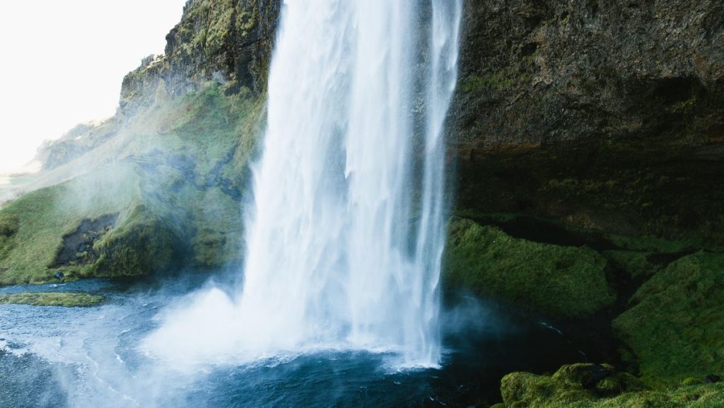 Libur Telah Tiba Saatnya Berwisata Paling Berkesan Air Terjun Eksotis Dekat Jakarta!