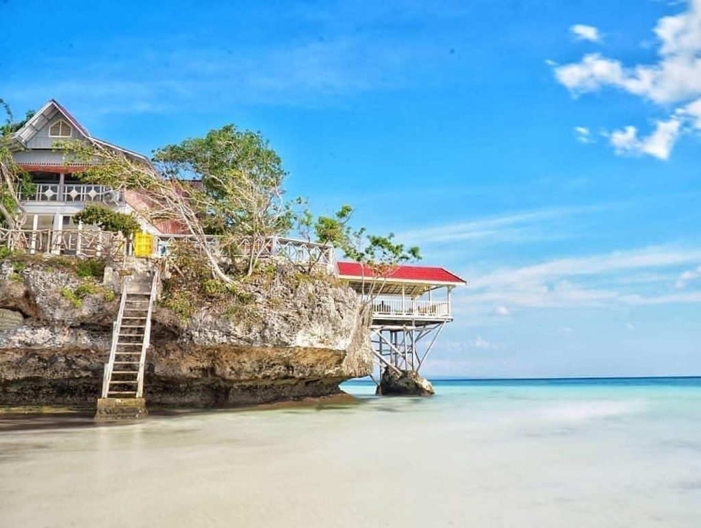 Tips Jitu Merencanakan Perjalanan Liburan ke Pantai Terindah Indonesia