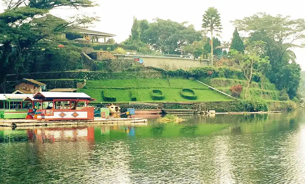 Wisata Danau Mempesona Di Jawa Barat, Liburan Bersama Keluarga Dijamin Sangat Berkesan!