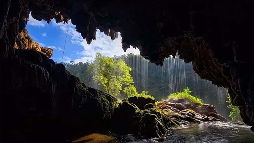 Lokasi Wisata Gua Populer dan Indah yang Ada di Jawa Timur, Ada Apa Saja?
