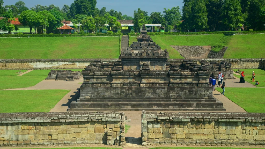 Daftar Candi Peninggalan Sejarah di Indonesia Memukau