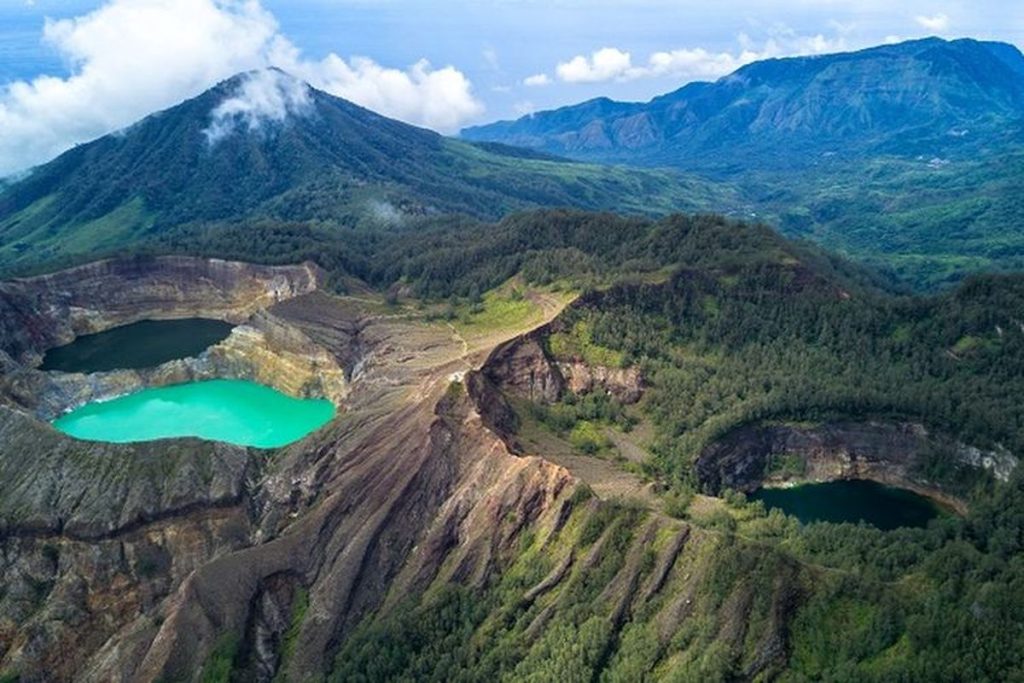 Cari Tahu Tentang Keindahan Abadi Danau Kelimutu