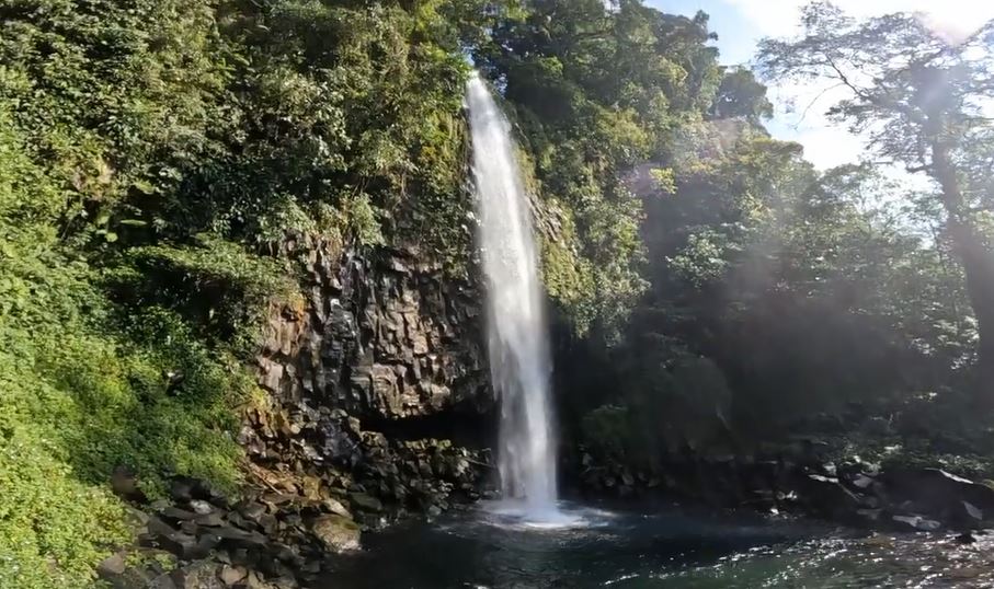 Air Terjun Kembar Lembah Anai – Keindahan Memukau Tersembunyi di Sumatera Barat