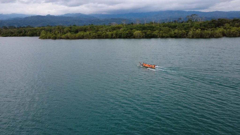 Fenomena Langka dari Danau Paling Limited Edition yang Menarik