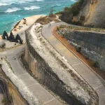 Explore Pantai Melasti Ungasan Bali – Pantai Tersembunyi yang Menawarkan Keindahan Alam Luar Biasa