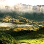 Pesona Indonesia Timur dan Tips Manajemen Keuangan untuk Berwisata