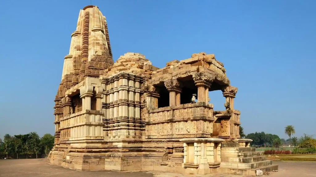 Wisata Budaya di Khajuraho – Melihat Seni Relief yang Menggambarkan Kehidupan Kuno India