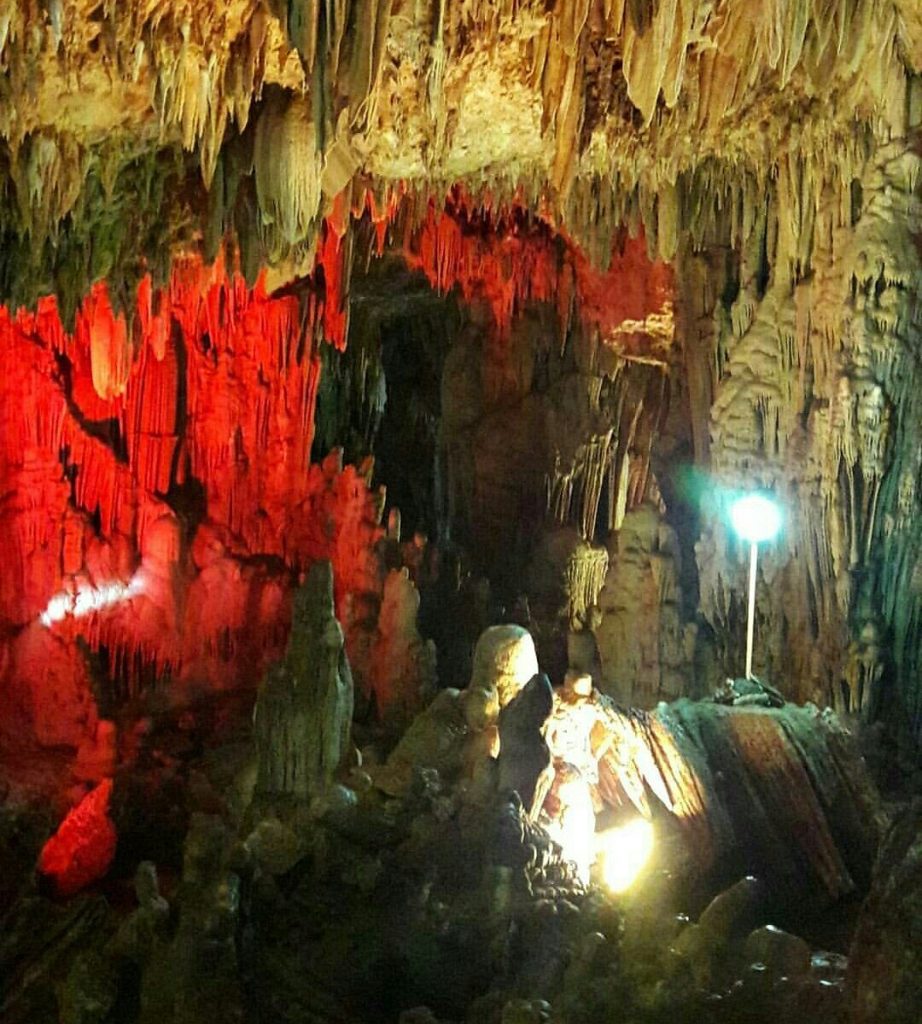 Wisata Edukasi di Gua Gong Srowot, Mengenal Proses Terbentuknya Stalaktit dan Stalagmit