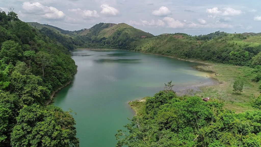 Wisata Alam di Danau Tasik Lakar Unik yang Ramah untuk Keluarga