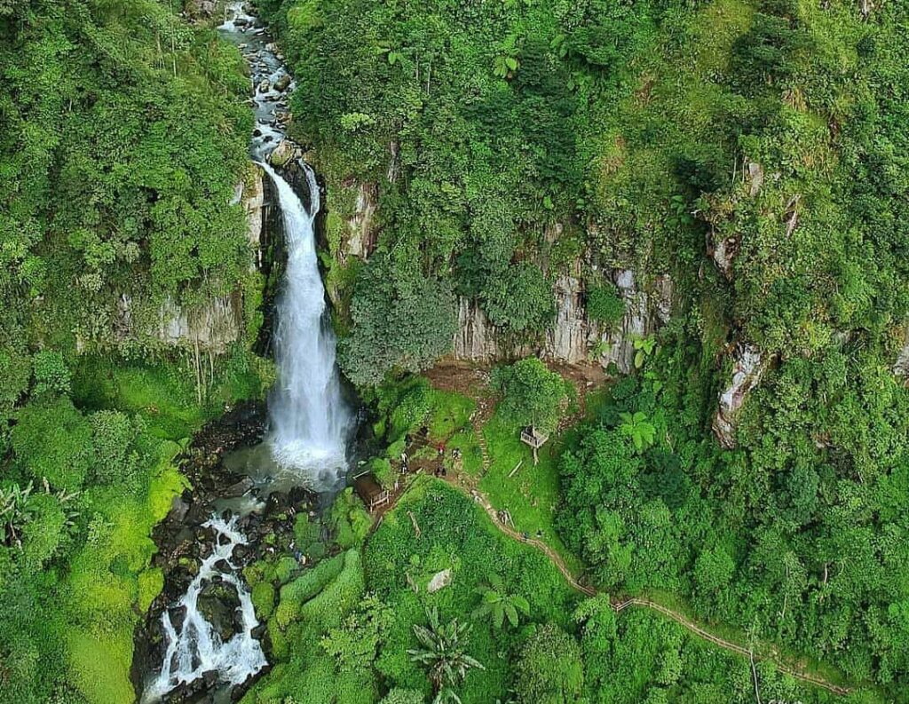 Daya Tarik Air Terjun Kulikap Negeri Suah yang Membuat Wisatawan Betah