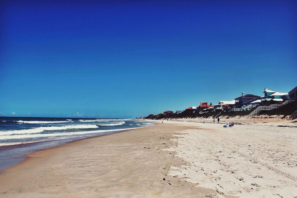 Daftar lengkap pantai paling berbahaya di dunia dengan kondisi ekstrem