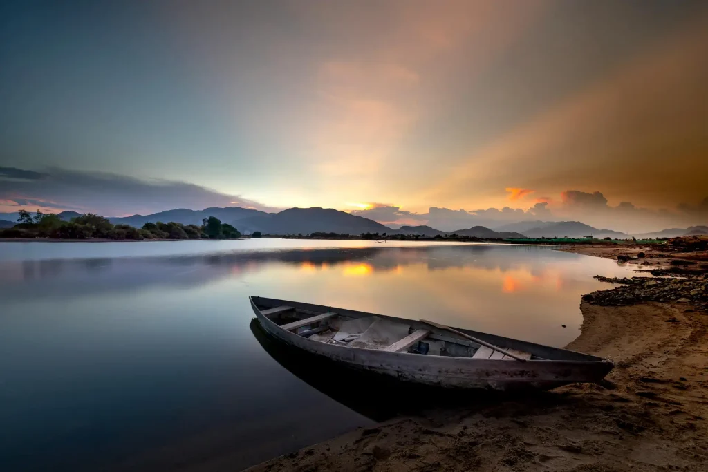 Keunikan Budaya dan Keindahan Alam Danau Titicaca di Perbatasan Peru dan Bolivia