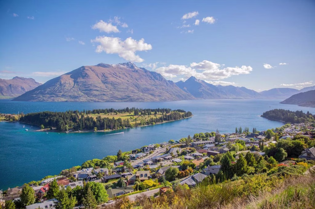Mengapa Danau Wakatipu Menjadi Destinasi Wajib Kunjung di Selandia Baru